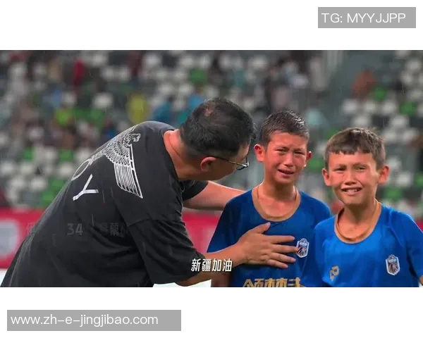 足球巨星泪洒赛场背后原因揭秘：荣耀与遗憾交织的动人瞬间